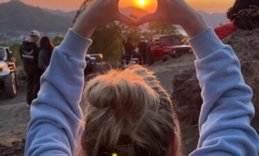 Sunrise Jeep Tour